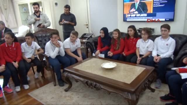 Ortaokul Öğrencileri Hazırladıkları Kitabın Gelirlerini Şehit Yakınlarına Bağışladı