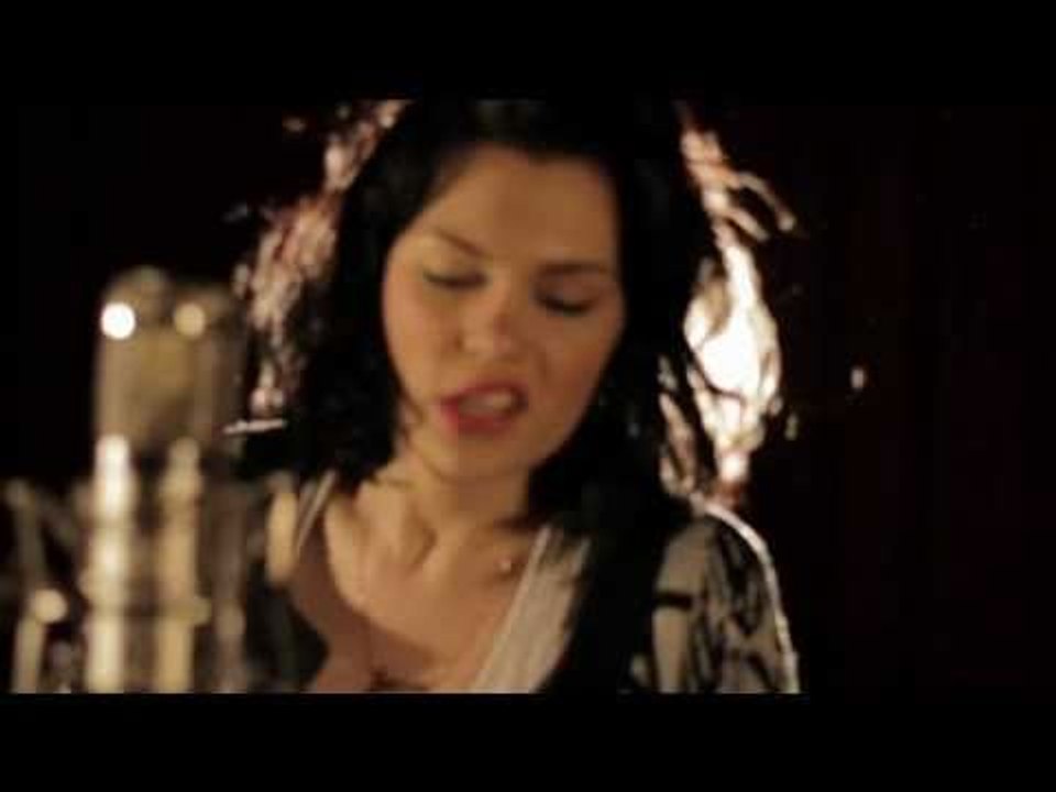 Jessie J Acoustics Session