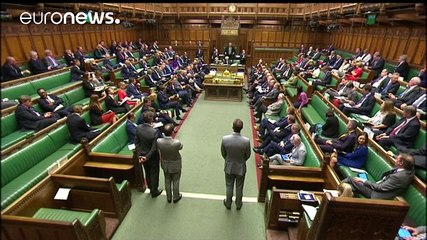 İngiltere: Heathrow'a 70 yıl sonra yeni pist kararına çevreci örgütler tepkili