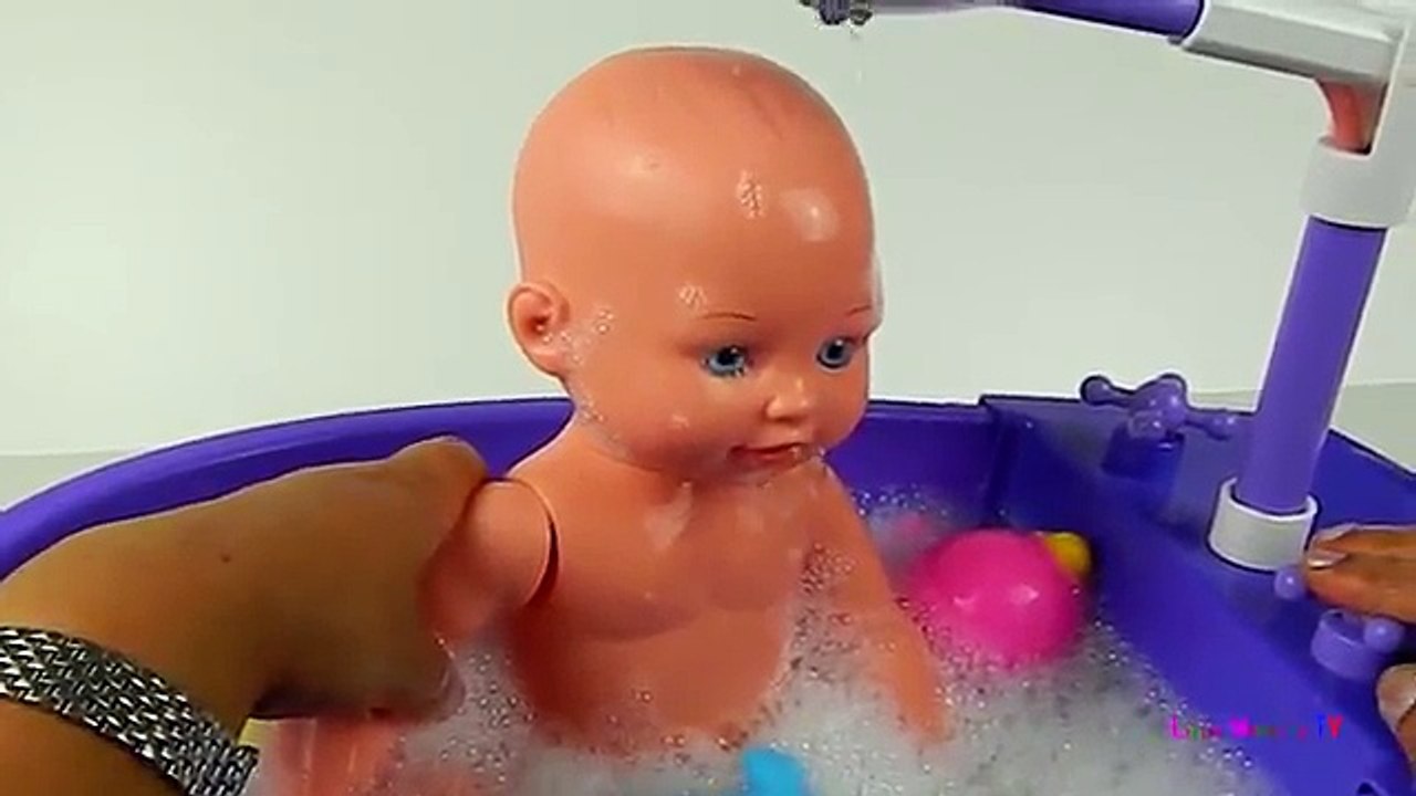 Baby Doll Blowing Bubbles - Baby Doll Bath Time