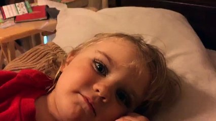 Así reaccionó un niño al ver a su papá sin barba