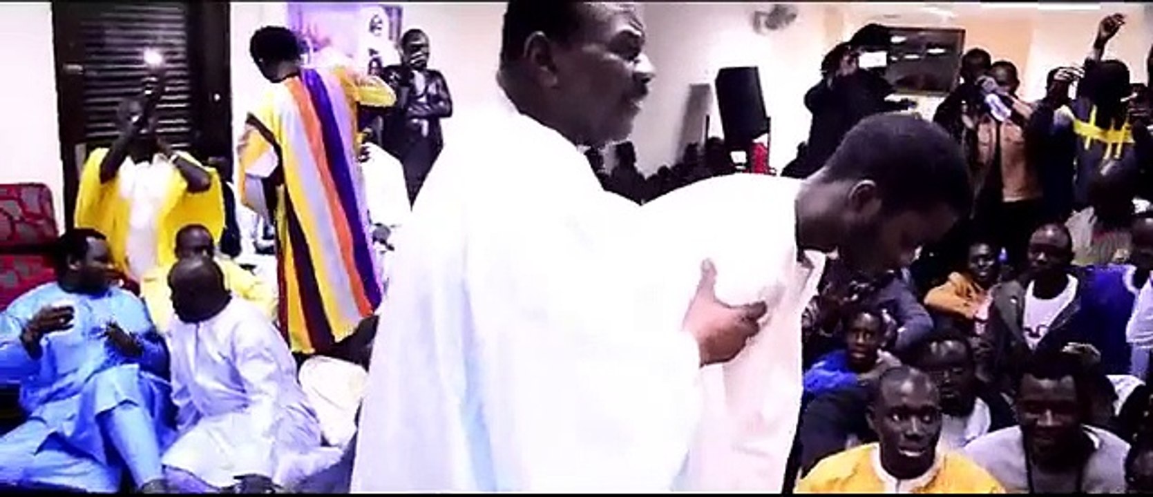 Les pas de danse de Cheikh Béthio avec ses talibé Espagne