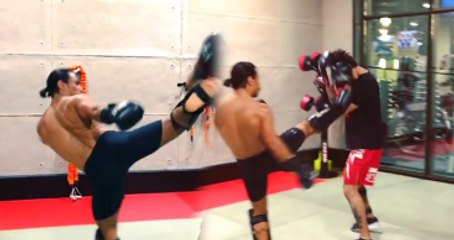 Ünlü Kasap Nusret Arkadaşını Tekmeyle Bayılttı