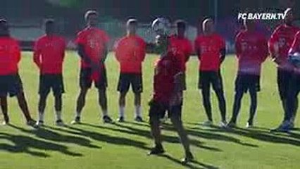 Un freestyler albanais captive les joueurs du Bayern à l'entraînement