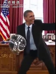 Video herunterladen: BARACK OBAMA DANCING AMERICAN SADAR NACHTAY HOWAY