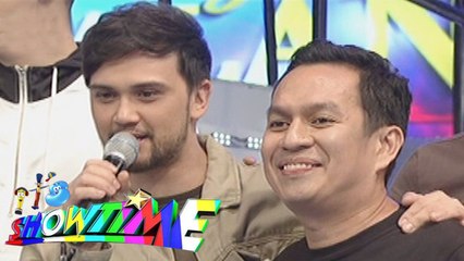 It's Showtime: Alex jokes about MRT