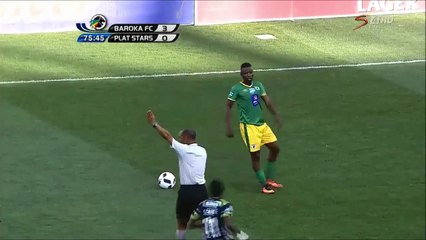 Il prend un carton jaune pour avoir tenté un dribble étrange