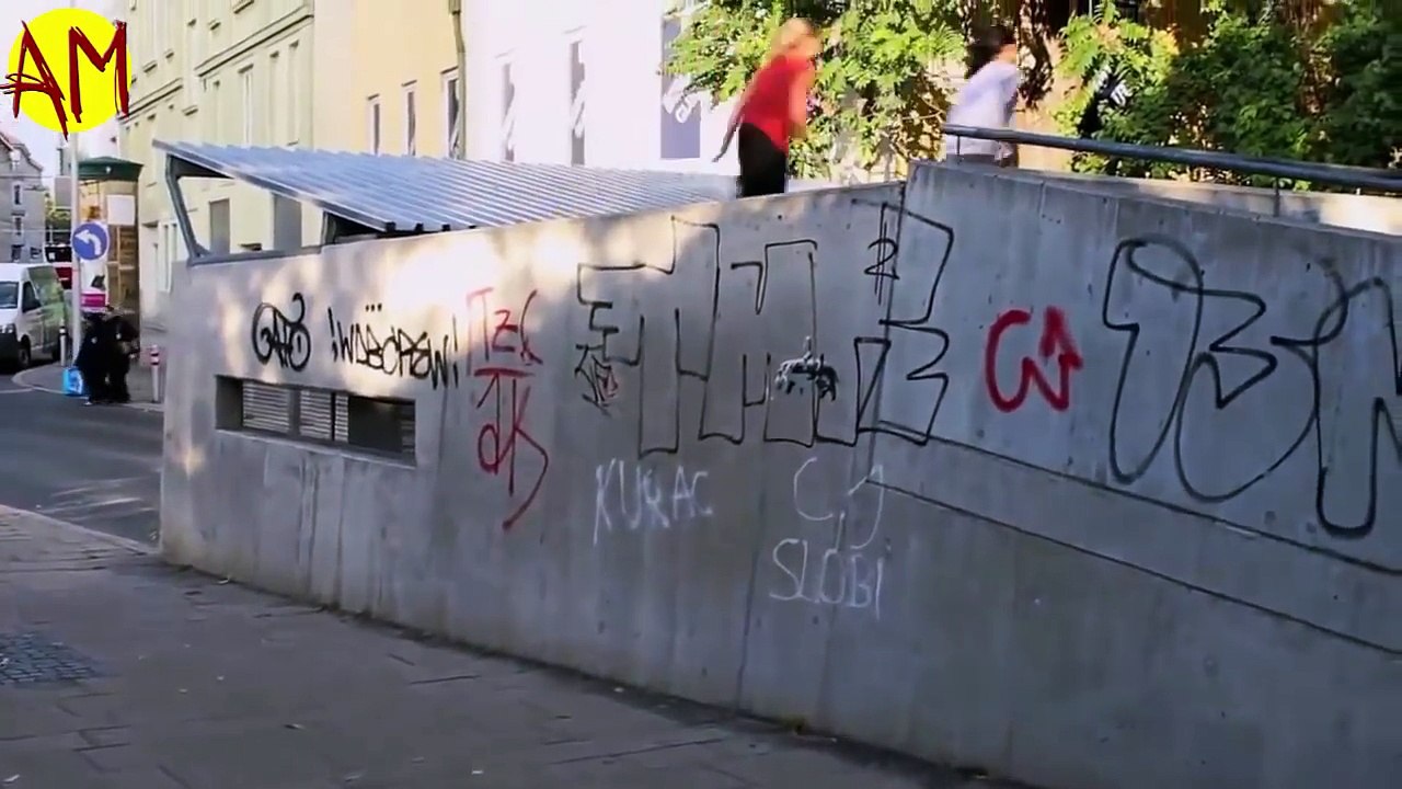 Best Girls Parkour and Free Running 2016 - AWESOME GIRL 2016 - YouTube