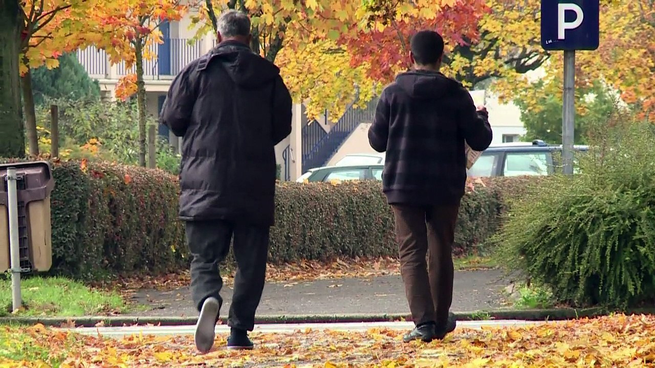 Flüchtlinge aus Calais erkunden neue Heimatstadt