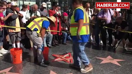 Donald Trump'ın Yıldızına Balyozlu Saldırı