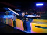 Quentin Mosimann la tête à l'envers à Walibi