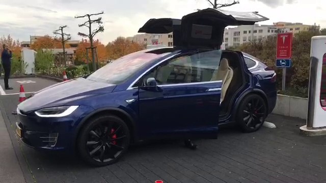 La Meuse-Luxembourg: Visite du show-room Tesla à Luxembourg-Ville et test du Model X