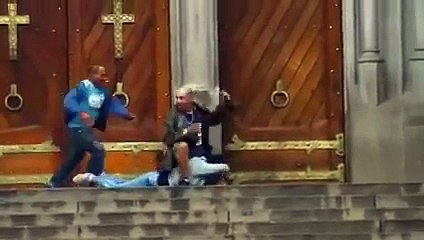 Un SDF prend une balle pour sauver une femme prise en otage un acte héroïque !