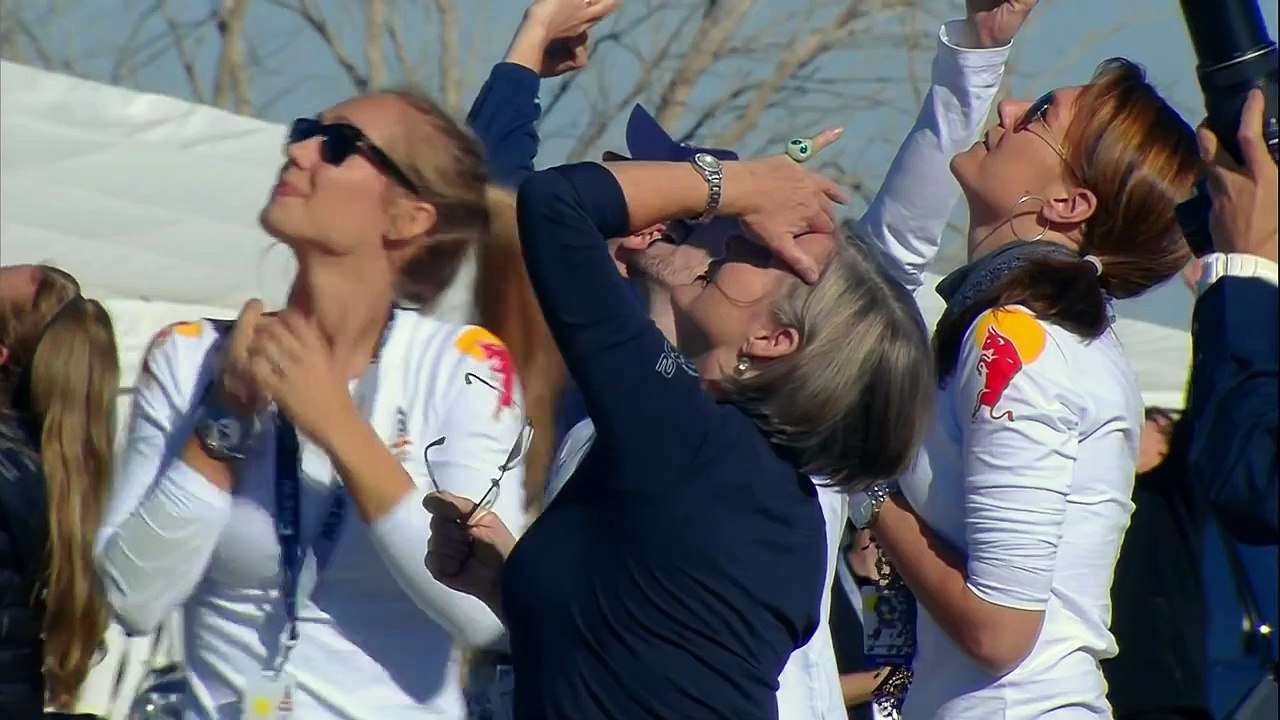 Felix Baumgartner, mas rápido que el sonido (descargaryoutube.com)
