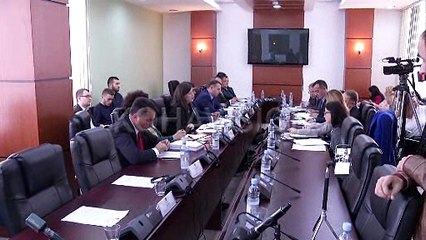 Pse nuk po lirohet Thaçi