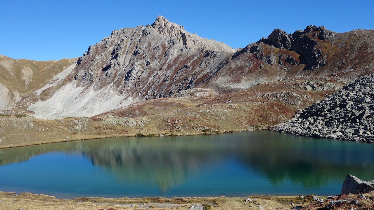 Rocher du Loup et Grand Lac de l'Oule