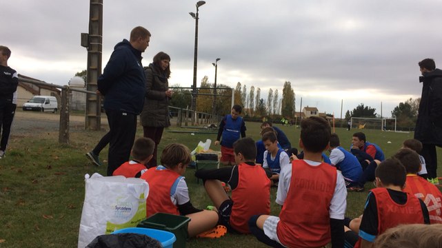 Le recyclage expliqué aux jeunes footballeurs