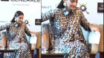 Sonam Kapoor Boobies Exposed, Wardrobe Malfunction Video