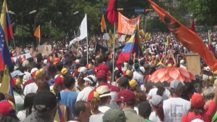 Miles de opositores se "toman" Venezuela para protestar contra Maduro
