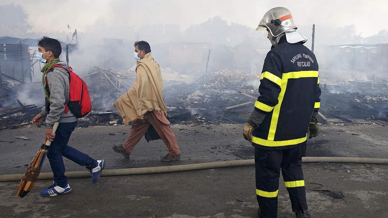 Calais: Der 'Dschungel' geht in Flammen auf