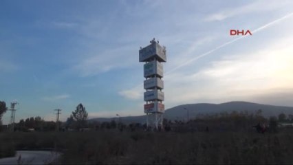 Kütahya Reklam Panosundan Atlayarak Intihar Etmek Istedi