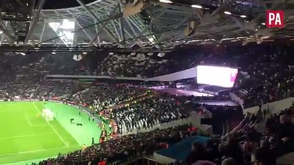 fight between west ham & chelsea fans ( West ham 2 -1 Chelsea 26.10.2016 - ENGLAND: EFL Cup  )