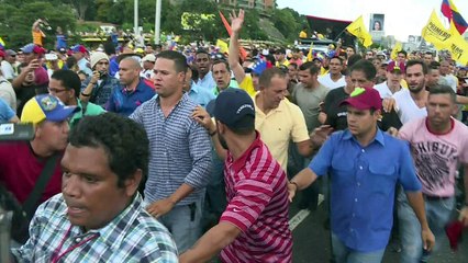 Venezuela: oposição convoca greve geral