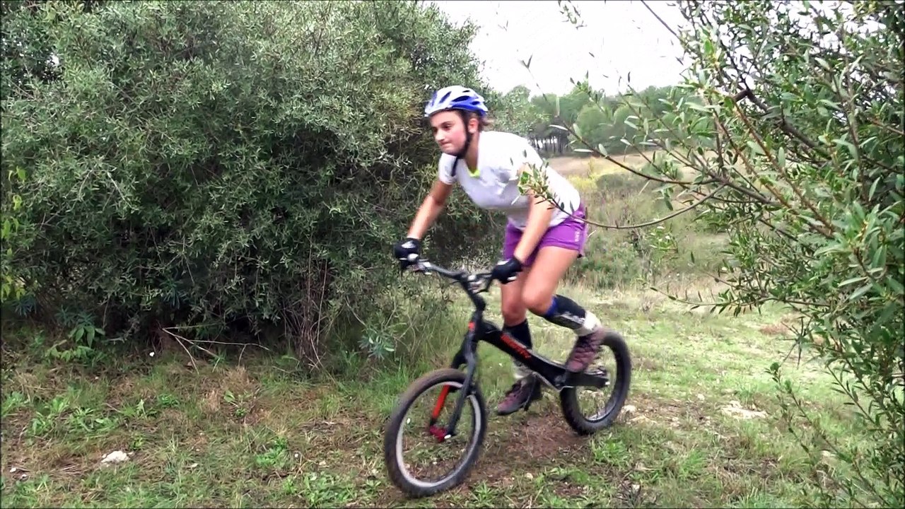 Entrainement Trial : Manon BASSEVILLE, passage du rocher, zone Marco (26.10.2016)
