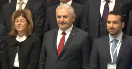 Başbakan Yıldırım Flaşlardan Rahatsız Oldu: Gözlerimiz Kör Olacak Yeter