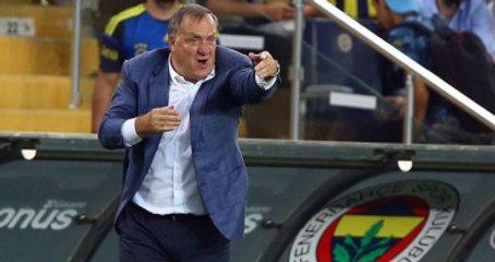 Advocaat, Emenike'yle Görüştü: Böyle Hem Kendine Hem de Takıma Zarar Veriyorsun