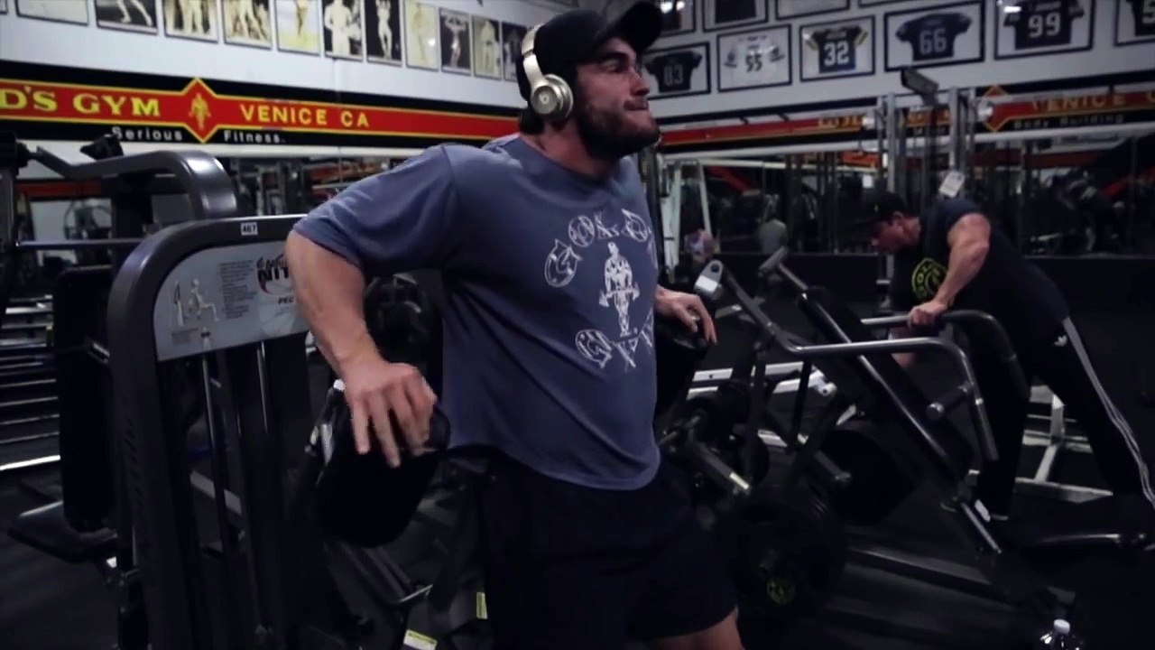 Chest workout with Calum von Moger