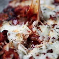 매콤한 술안주가 당긴다면? 오븐닭다리살치즈구이 [만개의레시피]