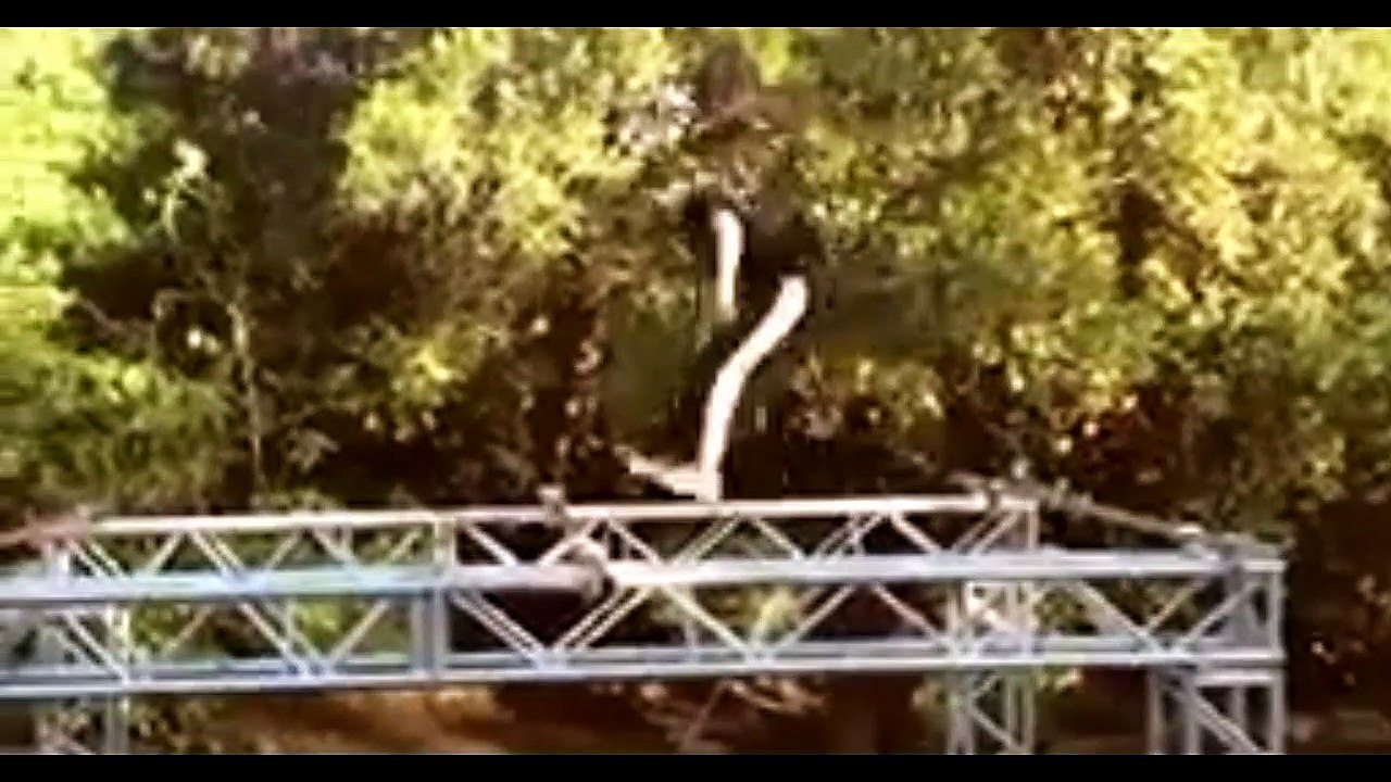 Best Girls Parkour and Free Running 2016 - AWESOME GIRL 2016