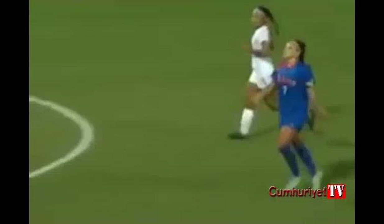 Futbol maçında inanılmaz penaltı