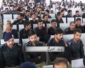 Police sleeping during Nawaz Shareef speech
