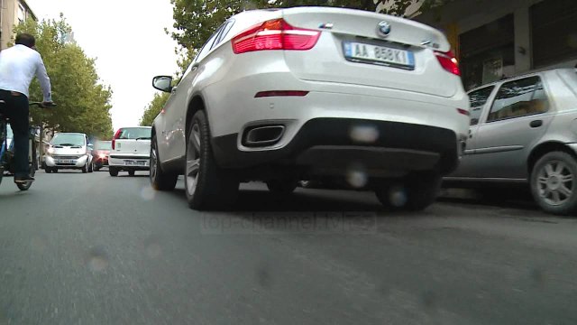 Tirana po ndryshon, po nuk është akoma parajsë për biçikleta - Top Channel Albania - News - Lajme