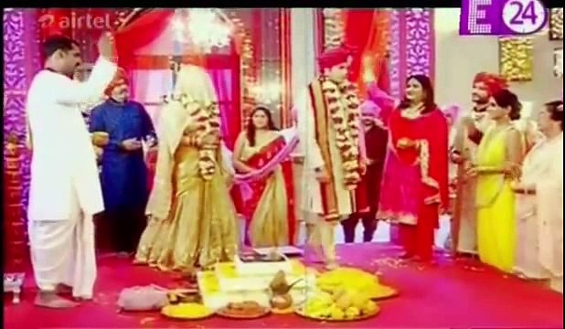 Kasam Tere Pyaar Ki 28th October 2016 News _ Malaika Ka Raaz Aya Sabke Saamne