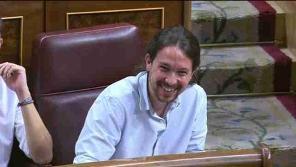 Rajoy e Iglesias bromean sobre su dominio de Twitter y de los SMS