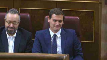 Iglesias sobre la Cruz de Borgoña: Rivera "a lo mejor lo busca en Google"