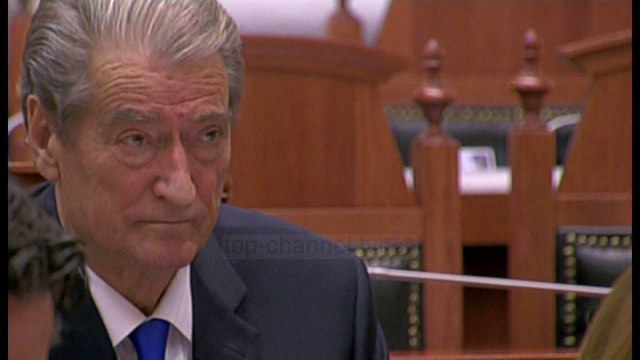 Kuvend, Paloka: Referendum për plehrat - Top Channel Albania - News - Lajme