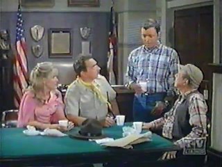 Mayberry RFD - S03E24 - Goober the Hero