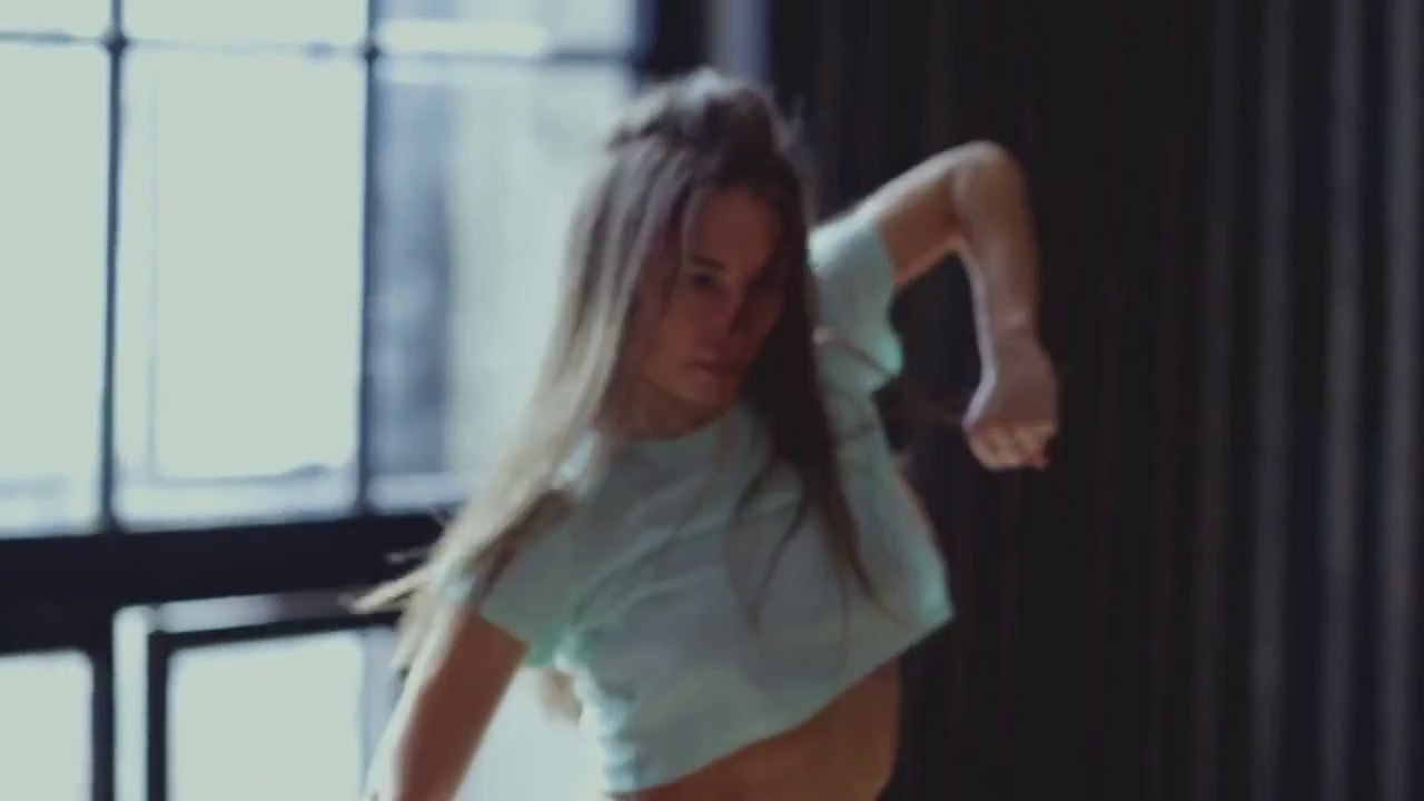 Beatiful twerk dancing