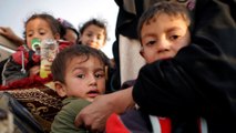 Iraq: 12 mila in fuga da Mosul, in alcuni villaggi scoppia la resistenza popolare