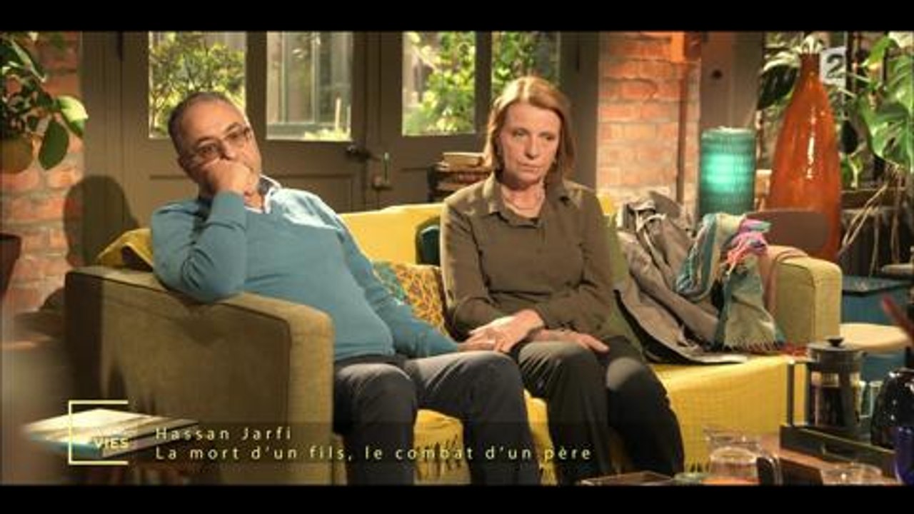 1001 Vies : Sophie Davant, très émue par Hind, la fille d'Hassan Jarfi, jeu 27 oct