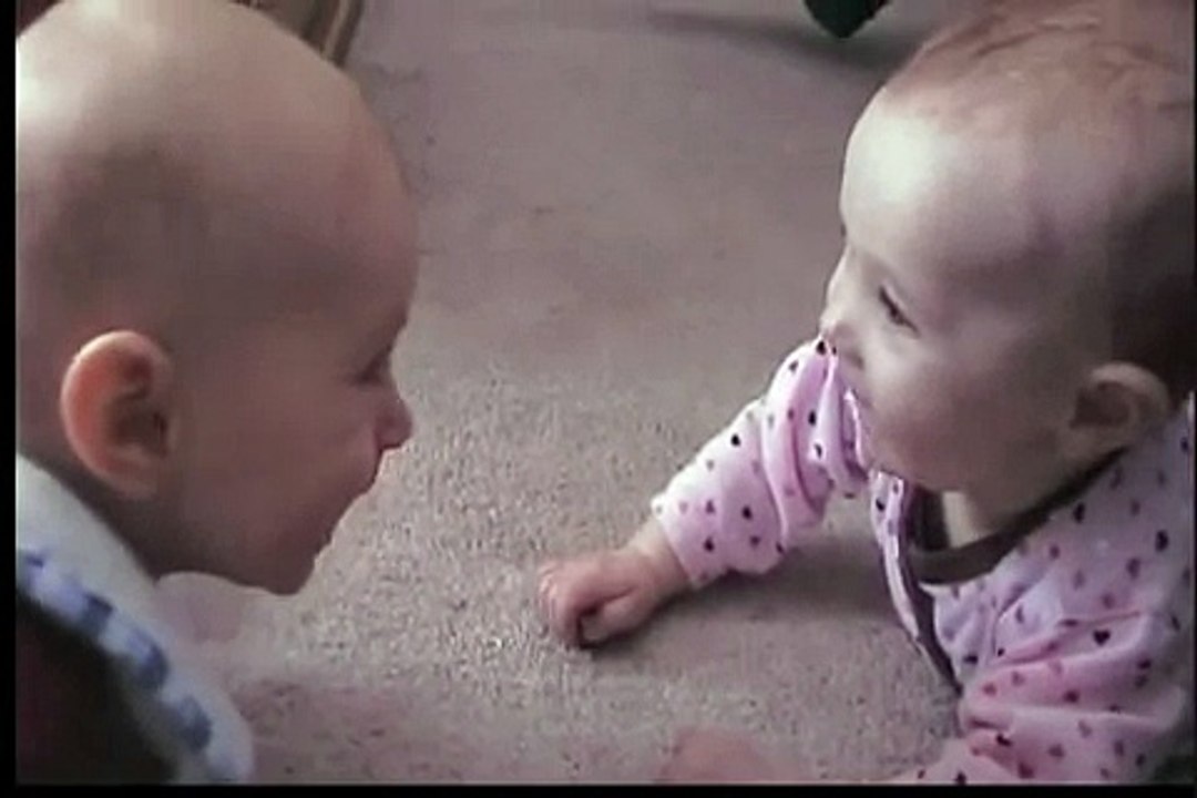 Bebe Asusta A Otro Bebe â˜… bebes divertidos   risa bebe   bebe humor   bebes chistosos   bebe fail