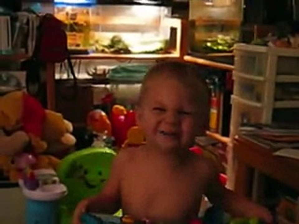 Bebe Estrella De Rock! jaja â˜… bebes divertidos   risa bebe   bebes chistosos   bebe humor