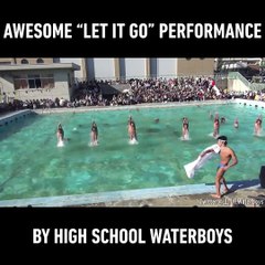 Berenang Diiringi Lagu Let It Go | Ngobas