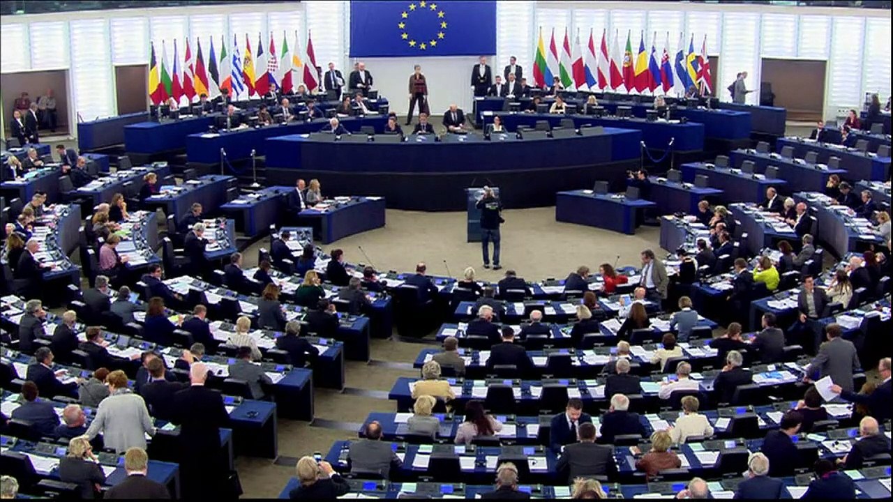 Yazidi survivors of IS torture win EU's Sakharov prize