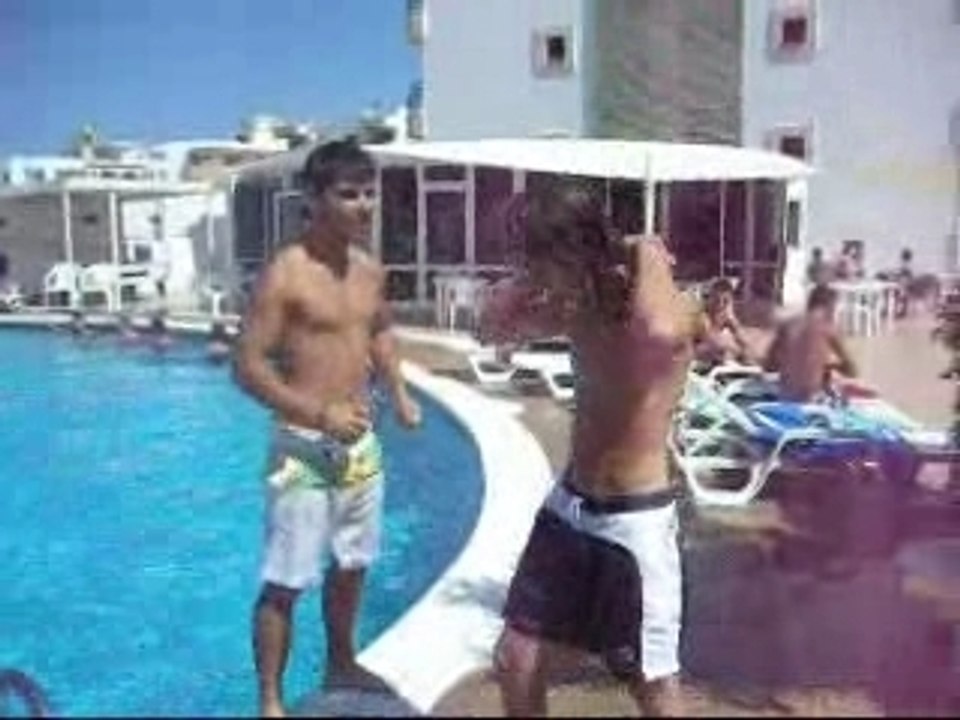 Ibiza 2007 - WWE in Piscina - Supplex Triple H Style