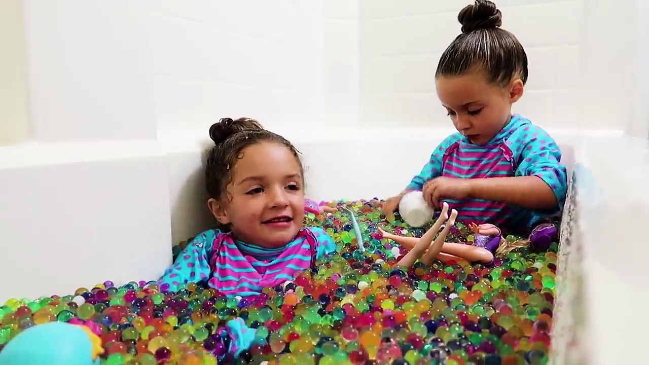 Bad Baby Messy ORBEEZ Spa Bath Party Explosion!! Shopkins Toy Freaks Out _ Baby Alive _ MaddaKenz-8U7bBCaCanc